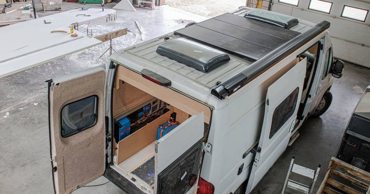 What Type of Solar Panels are Best for an RV? A Comprehensive Guide
